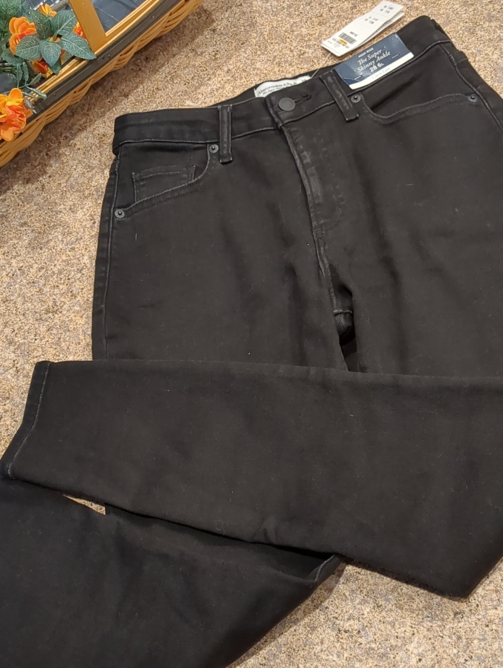 NWT Abercrombie & Fitch High Rise The Super Skinny Ankle Black Jeans 28 Long 6L